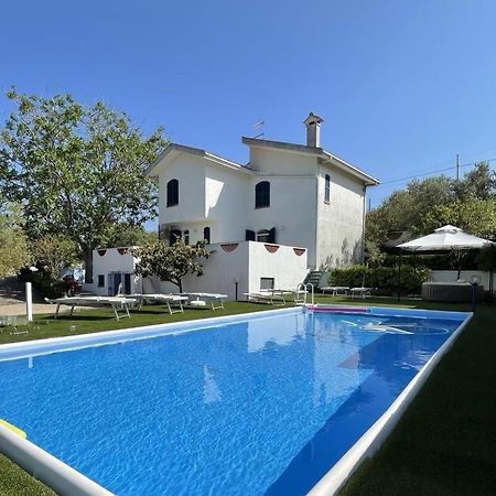 Il Giardino Degli Ulivi Villa Чита' Сант'Анджело Екстериор снимка