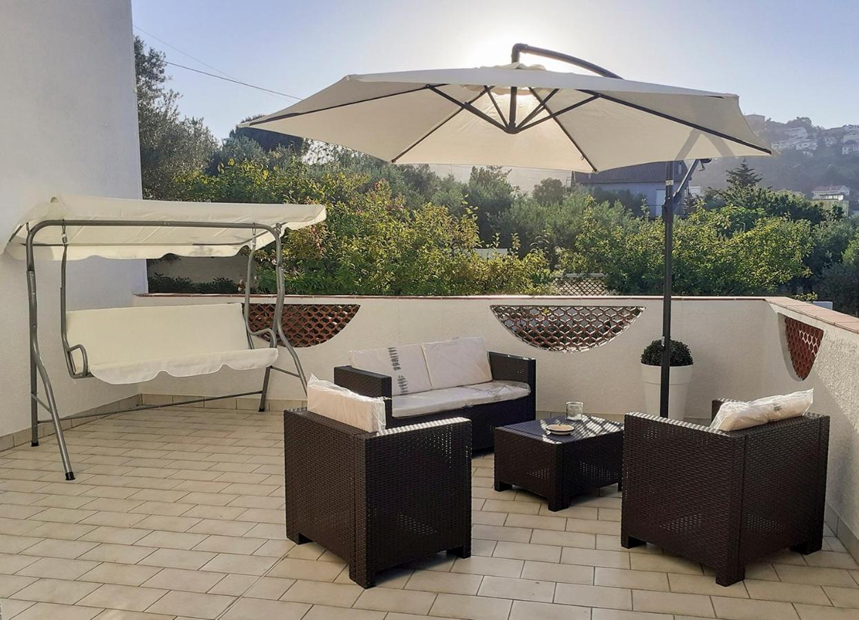 Il Giardino Degli Ulivi Villa Чита' Сант'Анджело Екстериор снимка