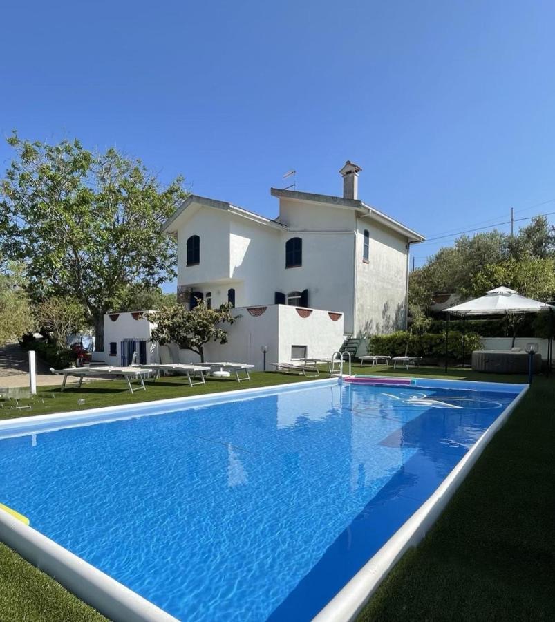 Il Giardino Degli Ulivi Villa Чита' Сант'Анджело Екстериор снимка