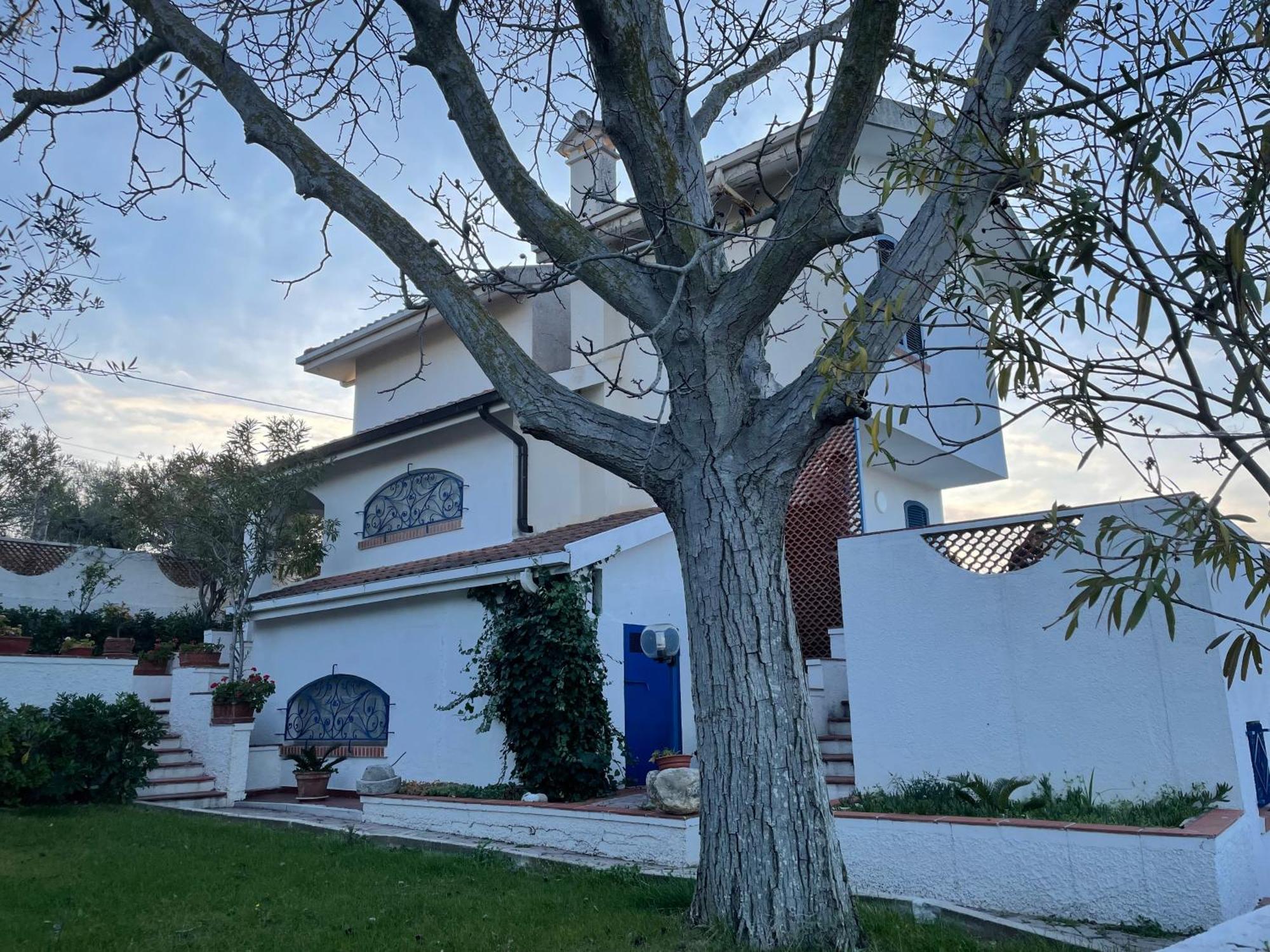 Il Giardino Degli Ulivi Villa Чита' Сант'Анджело Екстериор снимка