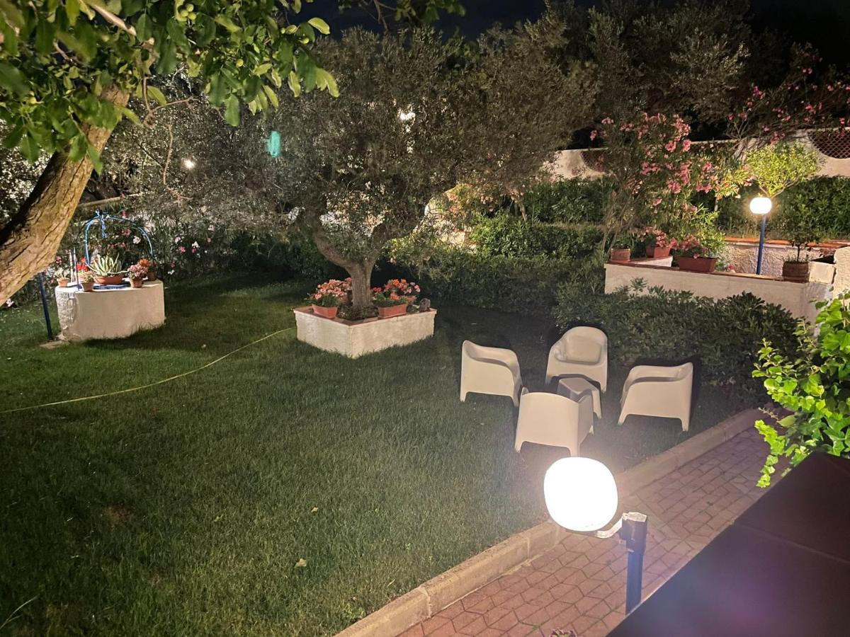 Il Giardino Degli Ulivi Villa Чита' Сант'Анджело Екстериор снимка